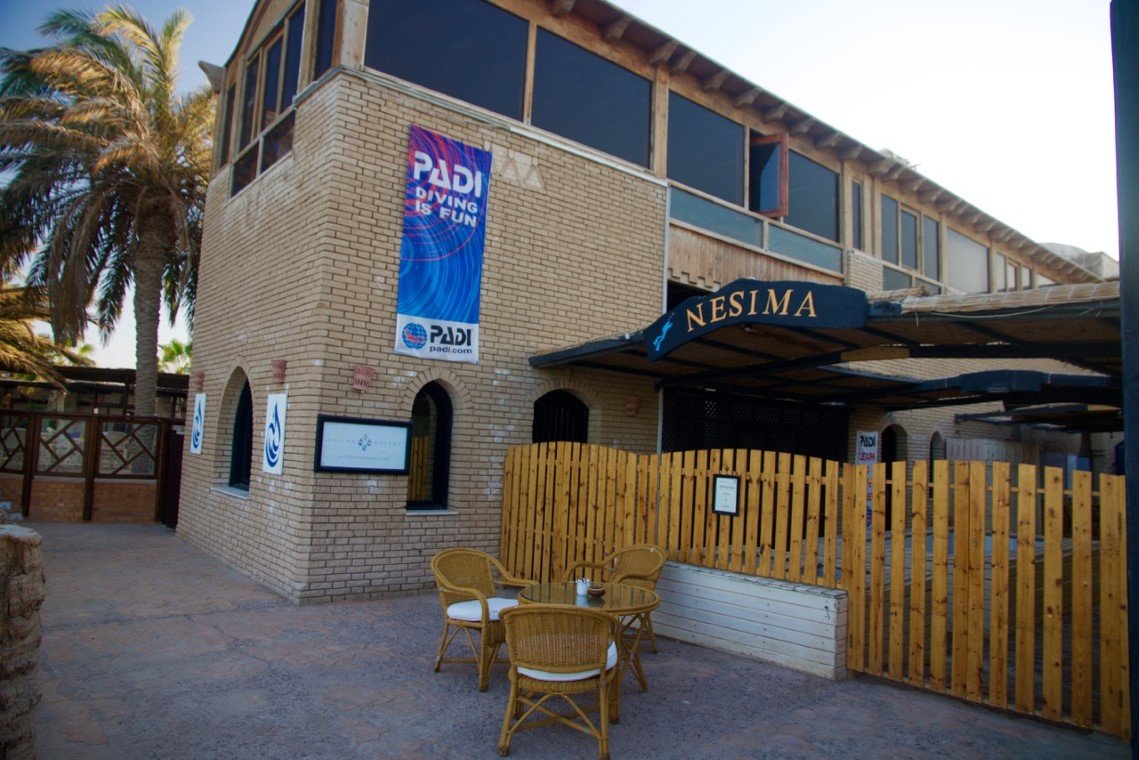 Nesima Resort - Duikcentrum Nesima Resort - Diving Holidays
