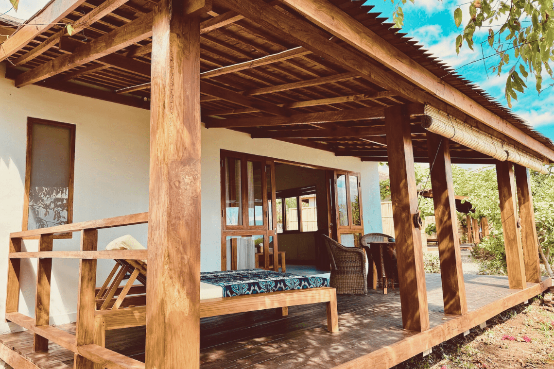 Alor Tanapi Dive Resort - deluxe bungalow