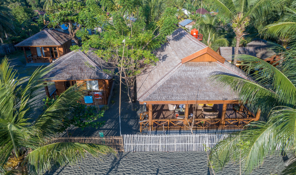 Tompotika Dive Lodge