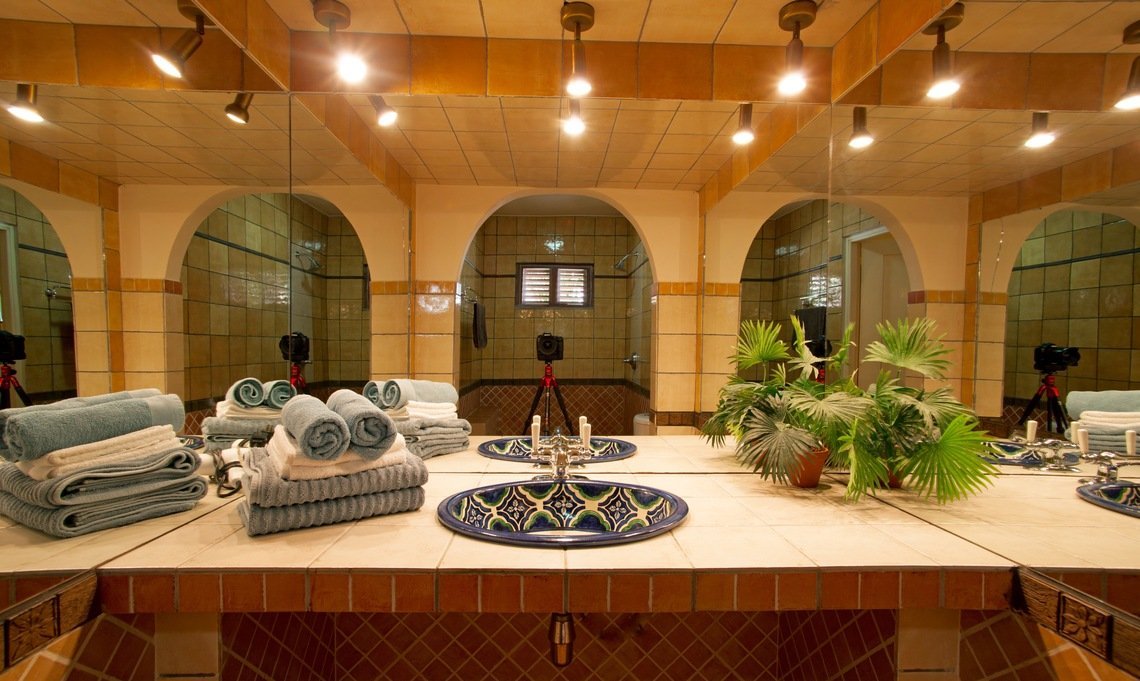 Sun Reef Village on Sease bathroom.jpg Ocean One Bedroom Seahorse