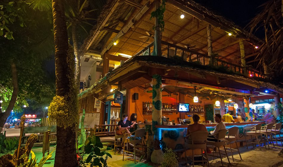 Oasis Beach & Dive Resort - Diving Holidays