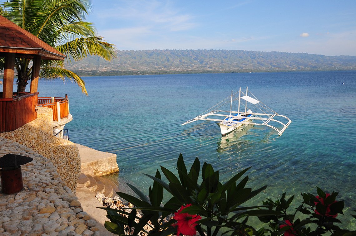 Magic Island Dive Resort - Diving Holidays