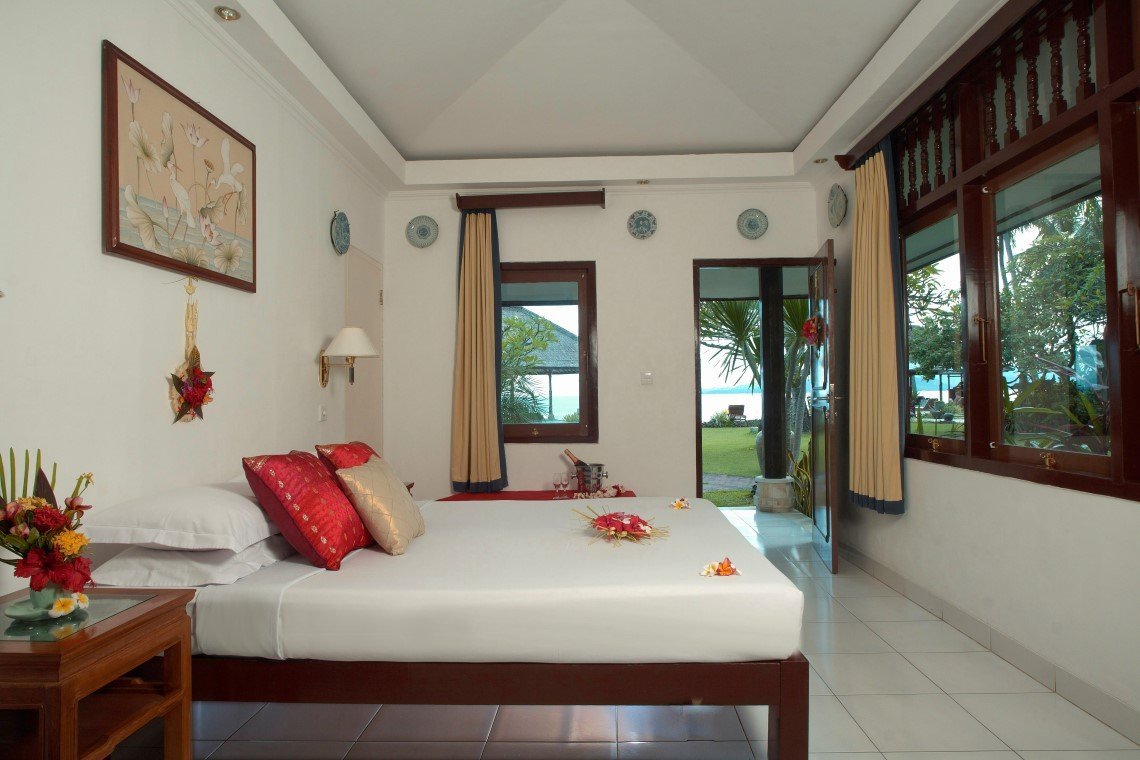Lotus Bungalows - Diving Holidays  Lotus Bungalows - Diving Holidays