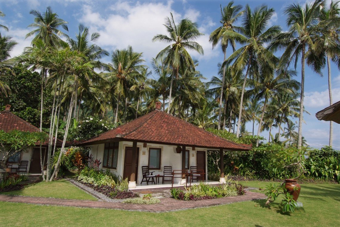 Lotus Bungalows - Diving Holidays  Lotus Bungalows - Diving Holidays
