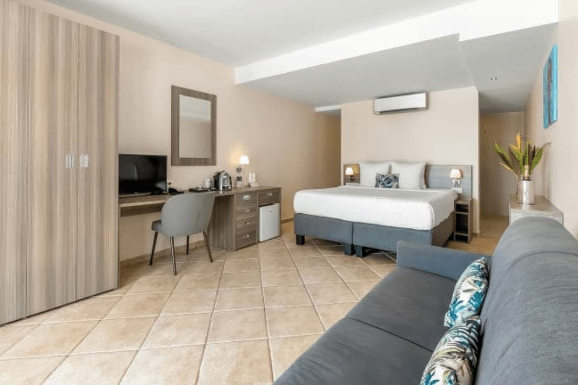 4.png LionsDive Beach Front Cabana